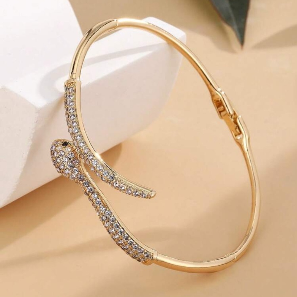 1 Piece : Gold and Silver Women's Snake Bracelet with Crystal Accents